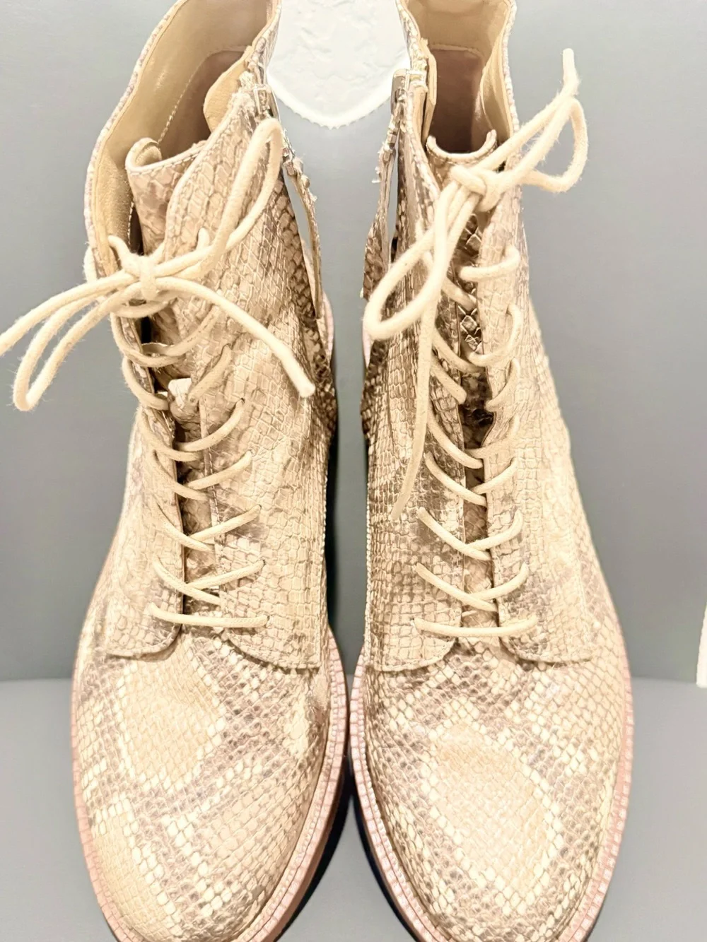 Sam Edelman Nina Snake Print Combat Boots Women’s Size 9 Bootie Ankle Zip Close